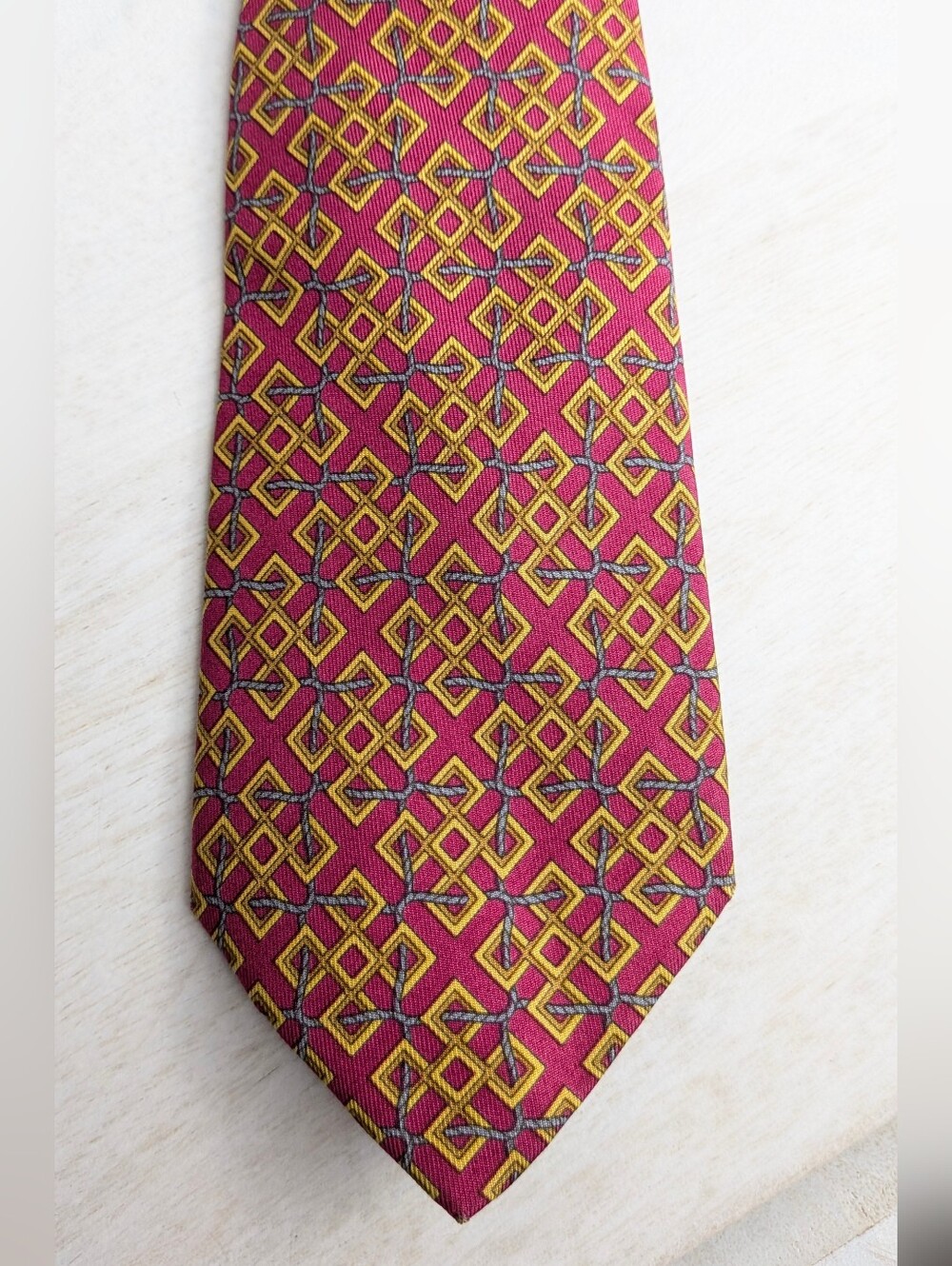 Hermes Paris 100% Silk Tie Made In France Classic Red Gold Print Luxury Office
